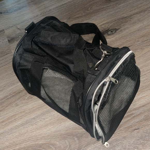 Sherpa Lined Deluxe Airline Approved Pet Carrier - Picture 11 of 16